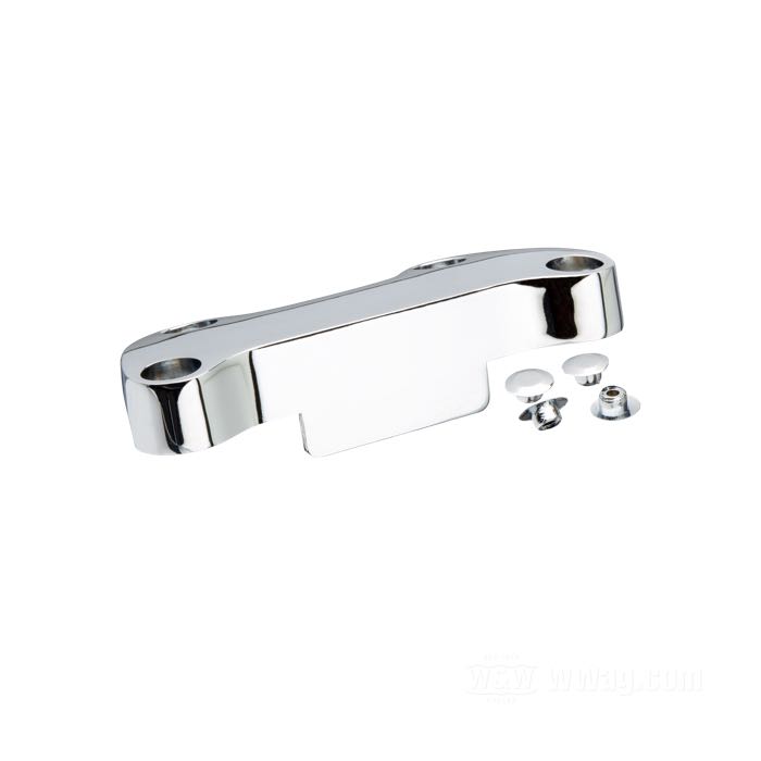 Morsetto manubrio; distanza riser 3-1/2” (= 89 mm); alluminio fuso, cromato, con grembiule, liscio; misure conformi a disegno: W-larghezza = 129 mm; rimpiazza OEM HD 56171-83T; peso lordo: 320 g