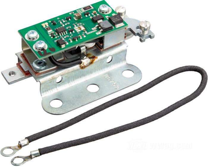 Regolatore; atto per modelli 1932-1957; con generatori a due carboni 58A; senza coperchio; lunghezza x larghezza: 9 x 5 cm; 12 V; peso lordo: 137 g