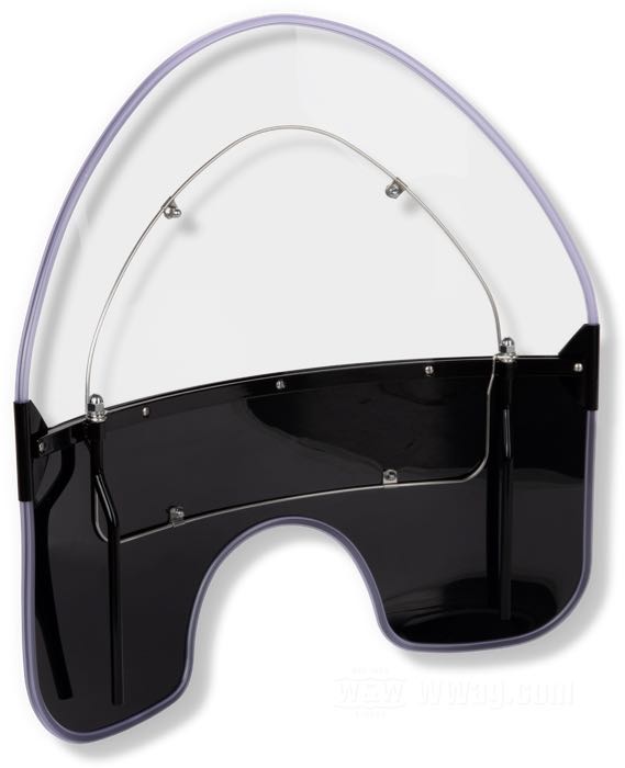 Parabrezza di National Cycle; atto per tutti modelli con forcella I-Beam o Classic Springer 1930-1957; Lexan / acciaio, chiaro, con paraspigoli, lastre inferiori nere; misure in cm secondo disegno: 43.5 x 55 x 13 (A x B x C); con morsetti da fissare; con omologazione nazionale tedesco; U.S.A.; peso lordo: 3.23 kg