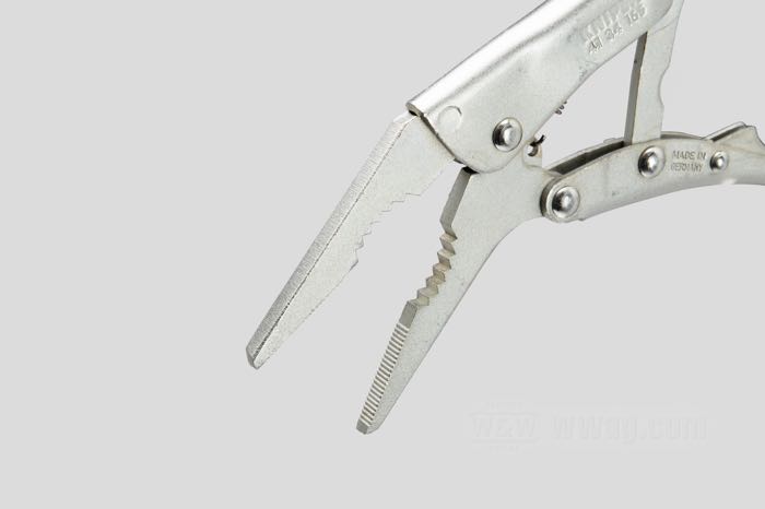 Feststellzange »Langbeck« von KNIPEX; Chrom-Vanadium-Stahl, verzinkt; Länge: 165 mm; Nettogewicht: 189 g; Deutschland; Bruttogewicht: 92 g
