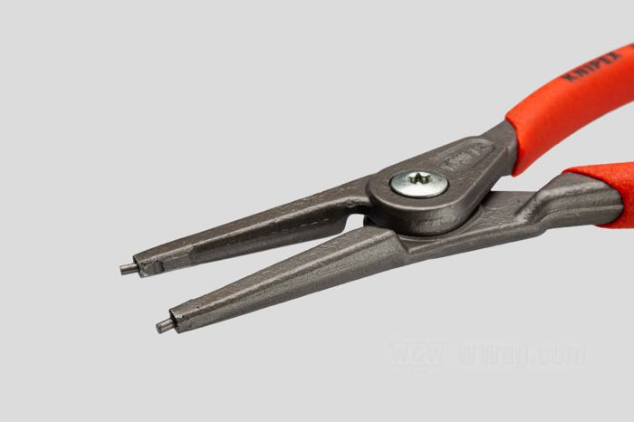 Pince pour anneaux de retenue de KNIPEX; arbres de 19 - 60 mm; parkerisé, droite; longueur: 180 mm; Allemagne; poids brut: 180 g
