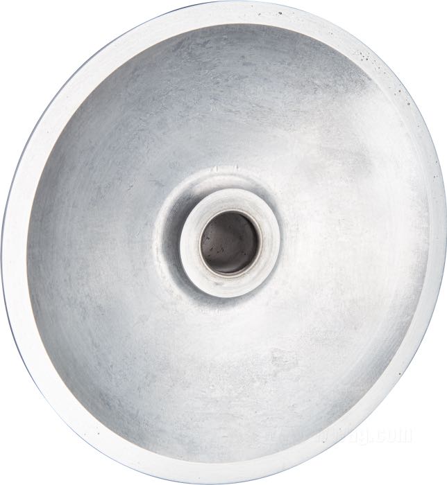 Tapa de buje; apropiado para Knucklehead 1936, Big Twin 1937-1949, WLC, Servi-Car 1941-1958; aluminio fundido, pulido; largo: 42 mm; Ø 5-1/2”; Ø int.: 17 mm; posición: delantero derecho; peso bruto: 305 g