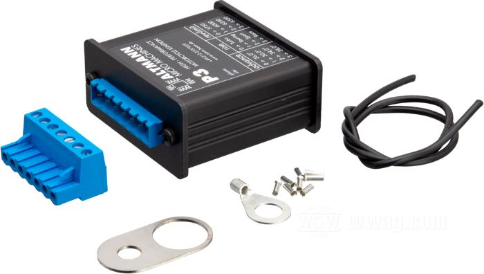 Boîtier d'allumage »P3« de Altmann Micro Machines; adaptable à Harley-Davidson Twin Cam 1999→ et Sportster 2004-2020  avec carburateur; sans patte; L x L x H: 54 x 59 x 27 mm; à utiliser avec 12 V; résistance primaire: 2 x 0.8 Ω; avec fiche et instructions détaillées; Allemagne; poids brut: 220 g