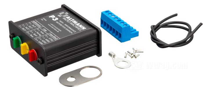 Boîtier d'allumage »P3« de Altmann Micro Machines; adaptable à Harley-Davidson Twin Cam 1999→ et Sportster 2004-2020  avec carburateur; sans patte; L x L x H: 54 x 59 x 27 mm; à utiliser avec 12 V; résistance primaire: 2 x 0.8 Ω; avec fiche et instructions détaillées; Allemagne; poids brut: 220 g