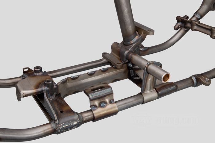 Telaio rigido »Straightleg Bullneck« di VG Classic Frames & Parts; atto per Knucklehead/Big Twin Flathead 1946; acciaio / ghisa sferoidale, naturale; peso netto: 26 kg; rake: 30 °; rimpiazza OEM HD 47000-40A; Paesi Bassi; peso lordo: 37 kg