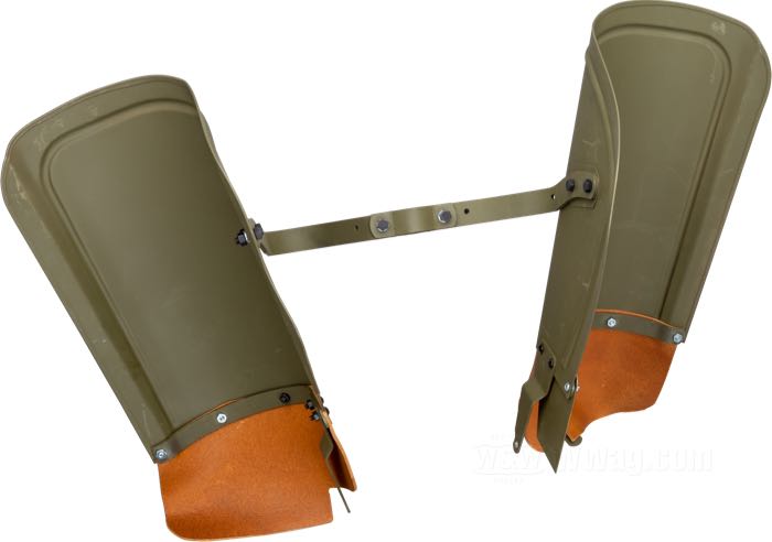 Leg shields »Military« by Samwel Supplies; fits W models 1937-1952, Servi-Car 1937-1965; steel / leather, olive drab; replaces OEM HD 11296-38N, and 58501-38; gross weight: 5.63 kg
