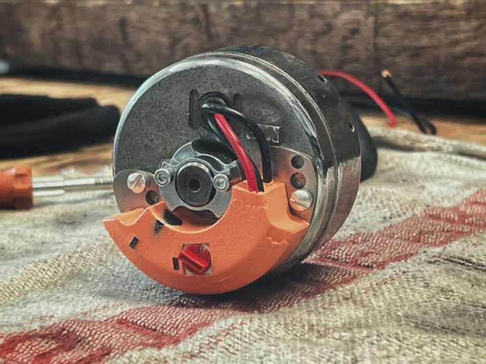 Sistema de encendido »Electronic Vintage« de Samwel Supplies; apropiado para Knucklehead 1936, todas bicilíndricas 1937-1948; autoajustable; para usar con 6 o 12 V; con centralita, cables, funda de tejido y tornillería; peso bruto: 170 g
