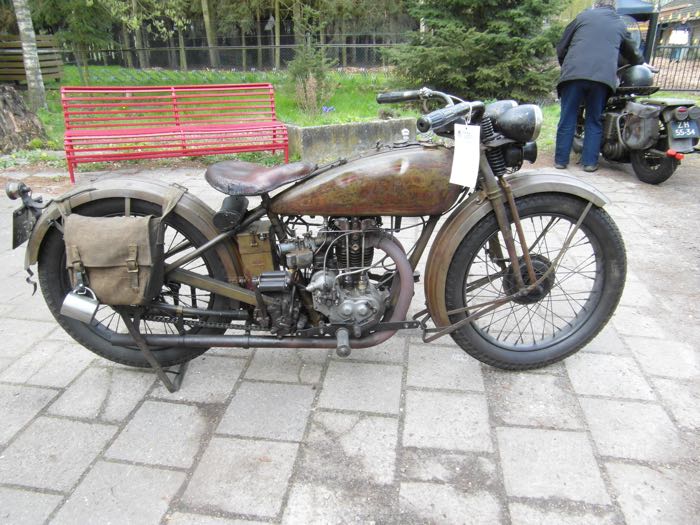 Parafango anteriore di The Cyclery; atto per 21” Singles 1926-1934; lamiera d'acciaio, naturale; rimpiazza OEM HD 3702-26; peso lordo: 2.4 kg