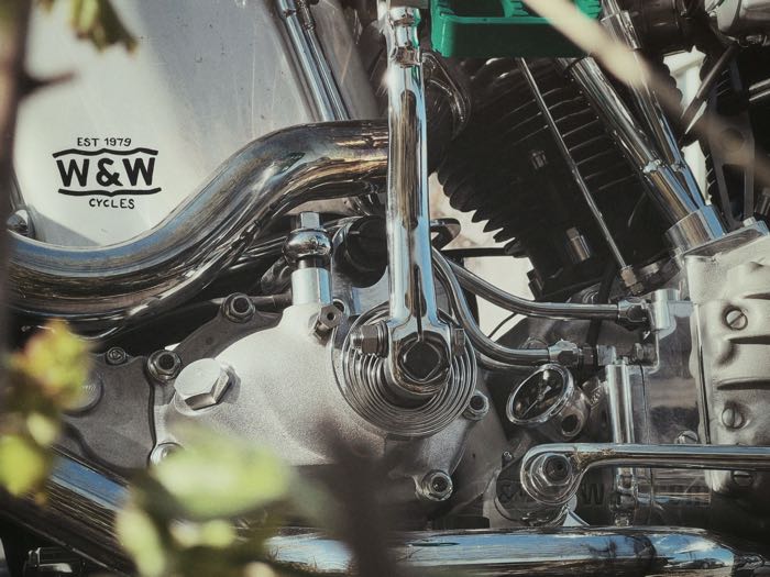 Trasmissione 4 marce di BAKER Drivetrain; per coperchio primaria in alluminio; atto per Big Twin 1970-1985; cambio a pedale; cambio stile FL; alluminio fuso / acciaio, naturale; con pignone catena di 23 denti; U.S.A.; peso lordo: 18 kg