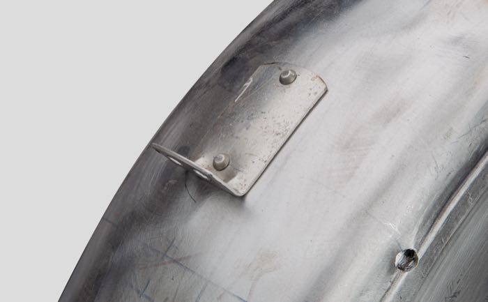 Hinterradschutzblech von The Cyclery; passend für V Modelle 1934-1936; Stahlblech, blank; ersetzt OEM HD 3709-34; Europa; Bruttogewicht: 5.52 kg