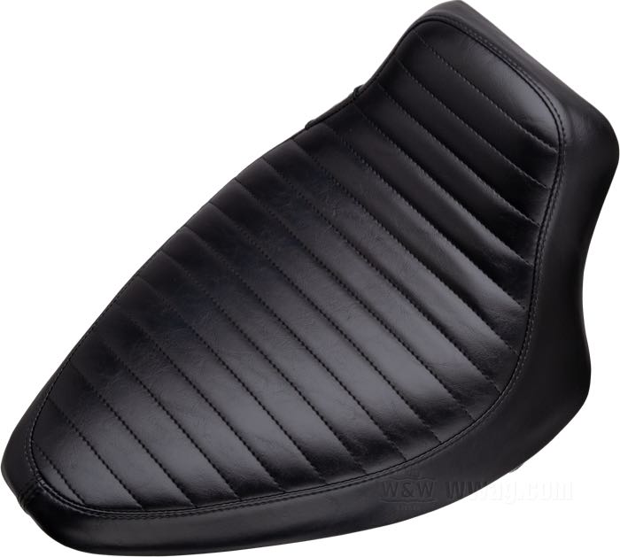 Solo seat »Silhouette Biker Gel Pleated« by Le Pera; fits Softail 1984-1999 (130mm rear tire); synthetic leather, black; length x width: 46 x 33 cm; USA; gross weight: 3.43 kg