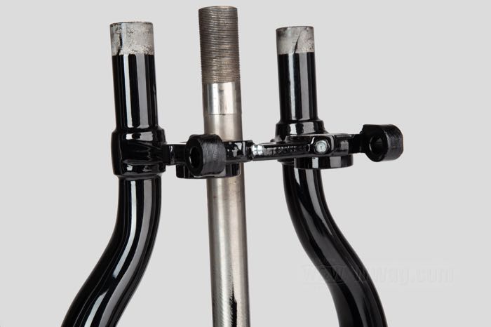 Fourche rigide »inline«; pour Fourche Springer ; adaptable à Big Twin 1936-début 1938; acier, noir, finition époxy; remplace OEM HD 45525-36; poids brut: 8.5 kg