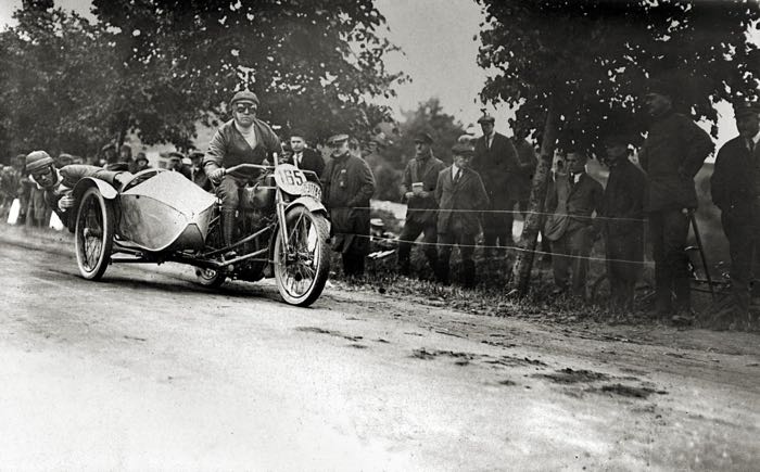 Albero a camme »Paul Weyres Racing« di The Cyclery; atto per modelli IOE 1917-1929; acciaio; apertura (IN/EX): 10.47/10.29 mm; Europa; peso lordo: 352 g