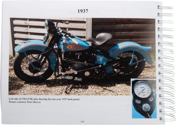Libro »The Harley-Davidson Knucklehead Years Vol. 1 - January 1936-December 1938«; papel; ancho x alto: 28 x 21 cm; de Steve Slocombe; encuadernación en espiral; color + blanco y negro; 500 páginas; inglés; ISBN: 9780952750581; peso bruto: 1.23 kg