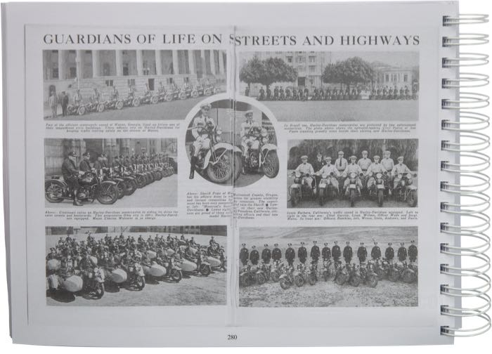 Libro »The Harley-Davidson Knucklehead Years Vol. 1 - January 1936-December 1938«; papel; ancho x alto: 28 x 21 cm; de Steve Slocombe; encuadernación en espiral; color + blanco y negro; 500 páginas; inglés; ISBN: 9780952750581; peso bruto: 1.23 kg
