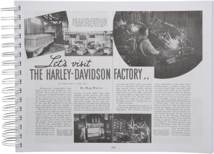 Libro »The Harley-Davidson Knucklehead Years Vol. 2 - January 1939-December 1941«; carta; larghezza x altezza: 28 x 21 cm; di Steve Slocombe; spiralatura; a colori + bianco e nero; 490 pagine; inglese; ISBN: 9780952750598; peso lordo: 1.21 kg