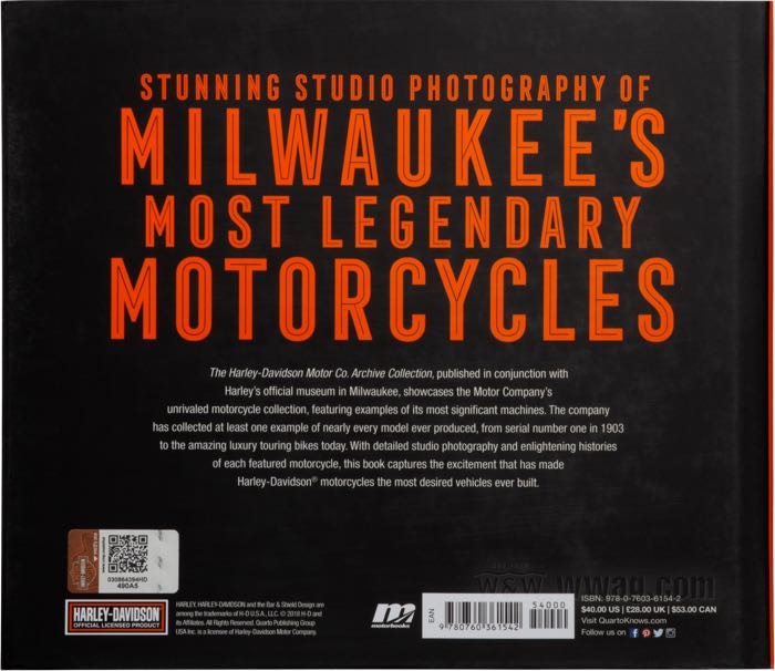 Libro »H-D Motor Co. Archive Collection«; ancho x alto: 265 x 233 mm; de Randy Leffingwell & Darwin Holmstrom; tapa dura; color; 417 páginas; inglés; ISBN: 9780760361542; peso bruto: 1.6 kg
