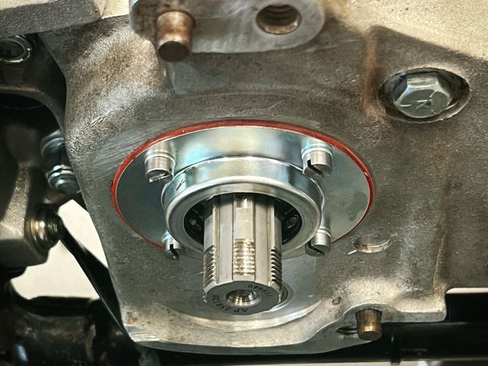Halteblech; passend für K Modell und Sportster 1952-early 1984; Stahl; mit Wellendichtring und Dichtung; ersetzt OEM HD 35154-52; Bruttogewicht: 40 g