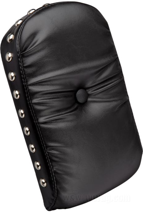 Coussin dossier de Le Pera; pour Dosserets; simili cuir, noir, avec clous et bouton; largeur x hauteur: 155 x 260 mm; USA; poids brut: 900 g