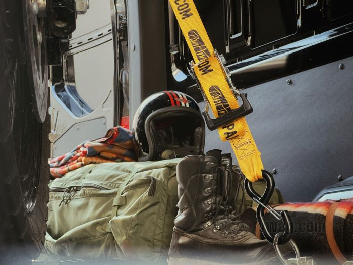 Cinghie da trasporto »Loadmaster« di PanAm; acciaio / nylon, giallo; lunghezza x larghezza: 210 cm x 38 mm; U.S.A.; peso lordo: 1.13 kg