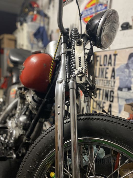 Amortizzatori a frizione »Springer«; atto per Big Twin dal 1936 al '44 e le 750 del 1940-1944 con forcella Springer; acciaio / acciaio inox / composito fibra; rimpiazza OEM HD 11250-36; peso lordo: 1.22 kg