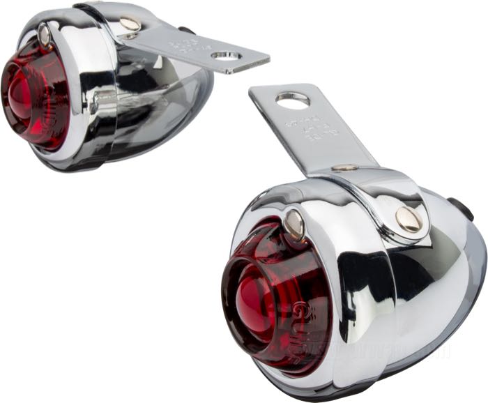 Frecce (paio) »Fish Eye«; per Supporto sella tipo T; atto per modelli 1950-1957; acciaio / vetro; tipo di lampadina: G18.5; Gemma: rosso; 6 V; 10 W; basetta: BA15s; forma sferica; con lampadina 6 V; Punto installazione: posteriore; con 40 cm di cavo; rimpiazza OEM HD 68556-50 e 68567-50; peso lordo: 430 g