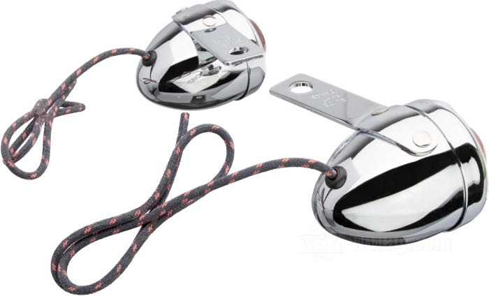 Frecce (paio) »Fish Eye«; per Supporto sella tipo T; atto per modelli 1950-1957; acciaio / vetro; tipo di lampadina: G18.5; Gemma: rosso; 6 V; 10 W; basetta: BA15s; forma sferica; con lampadina 6 V; Punto installazione: posteriore; con 40 cm di cavo; rimpiazza OEM HD 68556-50 e 68567-50; peso lordo: 430 g
