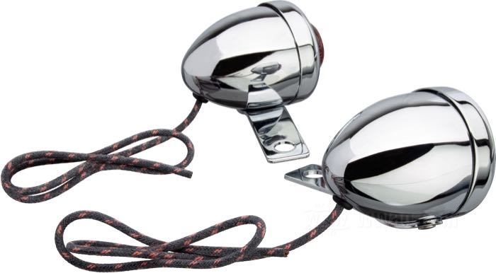 Frecce (paio) »Fish Eye«; per Supporto sella tipo T; atto per modelli 1950-1957; acciaio / vetro; tipo di lampadina: G18.5; Gemma: rosso; 6 V; 10 W; basetta: BA15s; forma sferica; con lampadina 6 V; Punto installazione: posteriore; con 40 cm di cavo; rimpiazza OEM HD 68556-50 e 68567-50; peso lordo: 430 g