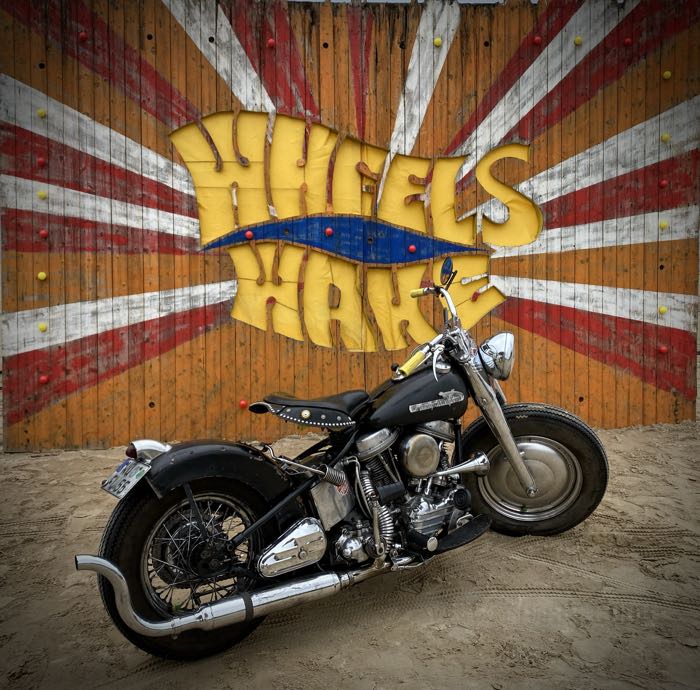 Wheel covers by Hammer Sycle; for 16” wheels with star hubs (→1966) or Big Twin hubs 1967-1972; stainless steel, bare, ID brake drum side: 220 mm; outer Ø: 395 mm; Japan; gross weight: 2.27 kg