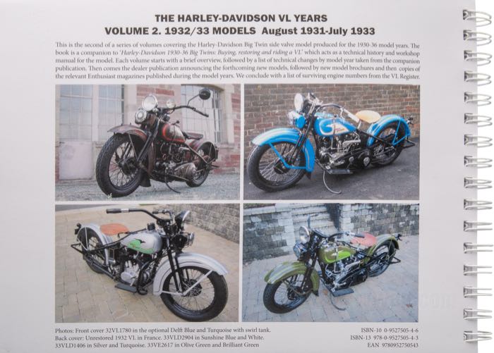 Libro »The Harley-Davidson VL Years 1930-1936«; carta; larghezza x altezza: 28 x 21 cm; di Steve Slocombe; spiralatura; a colori + bianco e nero; inglese; ISBN: 9780952750543; peso lordo: 1.12 kg