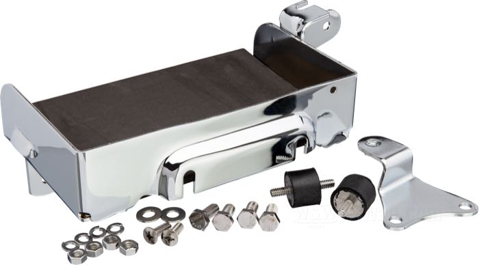 Batteriekasten; passend für FLH 1974-1979; Stahl, verchromt; Breite x Tiefe: 205 x 135 mm; mit Batteriematte, Silentblöcken, Halteblech und allen benötigten Kleinteilen; ersetzt OEM HD 66204-74; HINWEIS: Passt auch an 1970-1973 FLH bei Verwendung des 1974→ Starterrelais.; Bruttogewicht: 1.11 kg