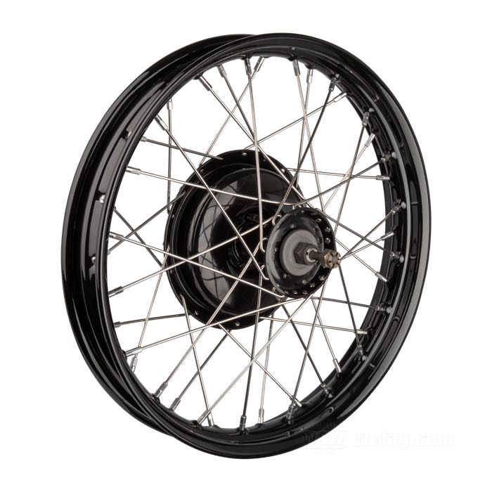 Ruota a raggi; atto per 45”/750 cc solo  1930-1952 (ecc. WLC),  Servi-Car 1934-1940, modelli C 1930-1934 ; acciaio, con stampo KHW; mozzo con semitamburo anteriore 45”/750 cc; finissaggio mozzo: nero rivestito(a) a polvere; profilo: canale semi-profondo; finissaggio cerchio: nero rivestito(a) a polvere; 2.15x18 ”; raggi: acciaio cadmiato (ZnNi); perno ruota adatto Ø: 3/8 ”; valvola di metallo centrale; Punto installazione: anteriore; con perno ruota; peso lordo: 9.4 kg