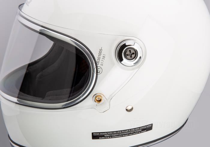 Casque intégral »Gringo S« de Biltwell Inc.; ABS, blanc brillant, avec jonc chromé; poids net: 1500 g; taille: S - 55-56 cm; avec sac; homologué ECE R22-06; poids brut: 2.04 kg