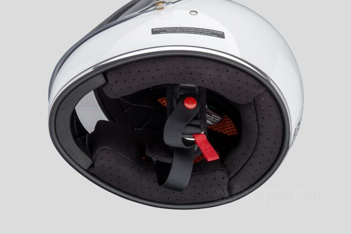 Casque intégral »Gringo S« de Biltwell Inc.; ABS, blanc brillant, avec jonc chromé; poids net: 1500 g; taille: S - 55-56 cm; avec sac; homologué ECE R22-06; poids brut: 2.04 kg