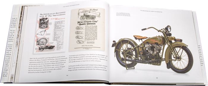 Libro »The Harley-Davidson Story - Tales from the Archives«; ancho x alto: 285 x 240 mm; de Aaron Frank; tapa dura; color; 224 páginas; inglés; ISBN: 9780760360712; peso bruto: 1.4 kg