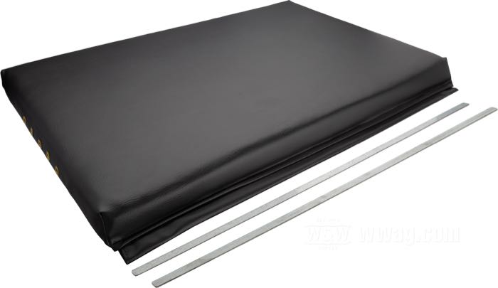 Cuscino di The Cyclery; atto per Servi-Car 1942-1967; vinile, nero; L x L x A: 600 x 850 x 60 mm; con bande montaggio da avvitare; rimpiazza OEM HD 84945-32; U.S.A.; peso lordo: 3.6 kg