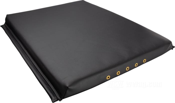 Cuscino di The Cyclery; atto per Servi-Car 1942-1967; vinile, nero; L x L x A: 600 x 850 x 60 mm; con bande montaggio magnetiche; rimpiazza OEM HD 84945-32; U.S.A.; peso lordo: 3.8 kg