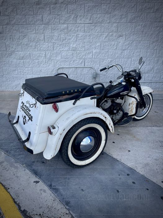 Cuscino di The Cyclery; atto per Servi-Car 1942-1967; vinile, nero; L x L x A: 600 x 850 x 60 mm; con bande montaggio da avvitare; rimpiazza OEM HD 84945-32; U.S.A.; peso lordo: 3.6 kg