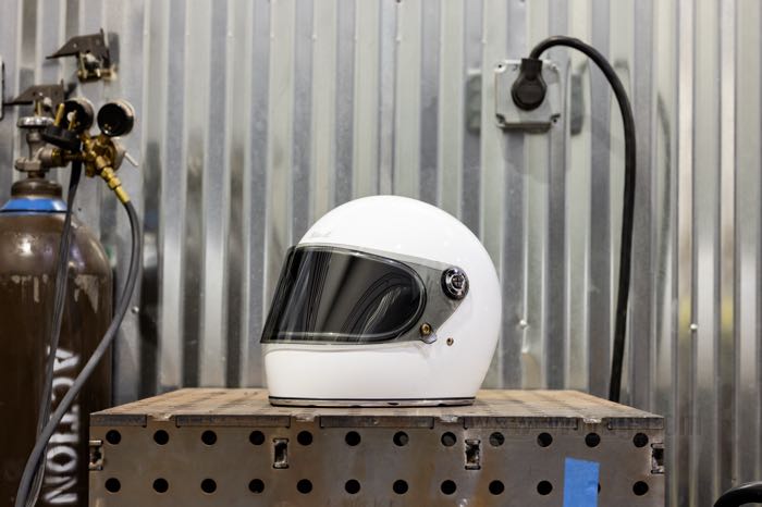 Visor by Biltwell Inc.; for Gringo S Full face helmets; polycarbonate, dark smoke; gross weight: 144 g