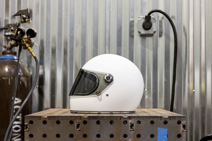 Visor by Biltwell Inc.; for Gringo S Full face helmets; polycarbonate, dark smoke; gross weight: 144 g