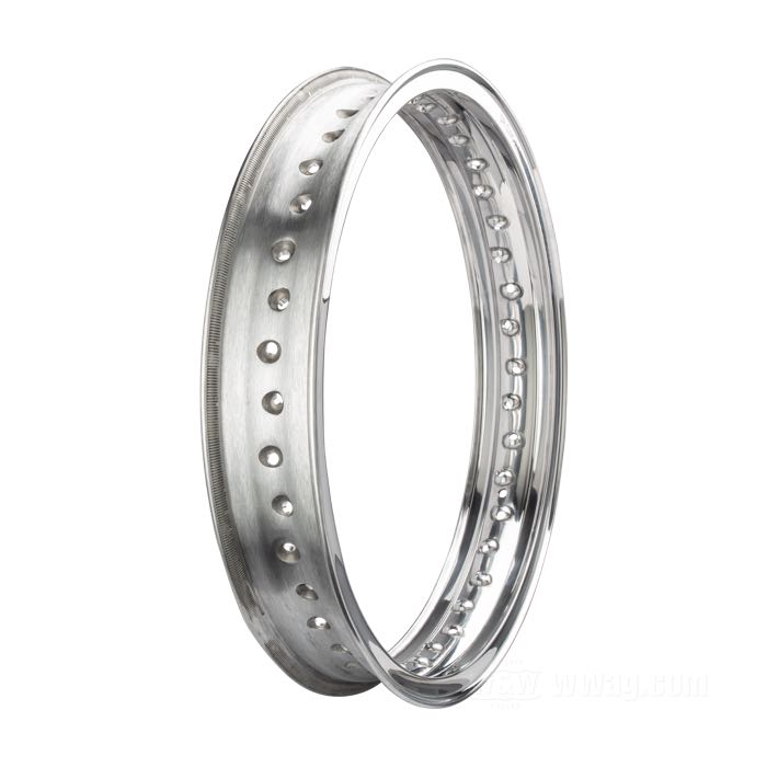 Felge; Aluminium; Profil: Hochschulter; Felgenfinish: poliert; 2.5x18 ”; Anzahl Speichenbohrungen: 40; Metallventil mittig; Innen-Ø: 434 mm; für breite und schmale Naben; mit DOT Prüfzeichen; Bruttogewicht: 1.95 kg