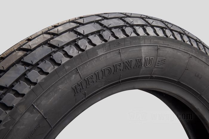 Tire »K34 Arrow« by Heidenau; rubber / steel; position: front and rear; 130/90B16 73H; tubeless; permitted rims min-max: 2.50 - 3.50; ECE R75 approved, DOT approved; Germany; gross weight: 7.06 kg