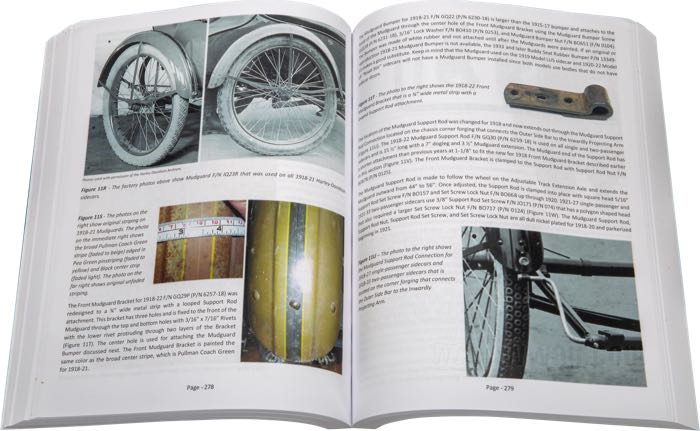 Libro »Harley-Davidson Sidecars - History and Restoration 1914-1967«; papel; ancho x alto: 28 x 21 cm; de Ric Bolduc; encuadernación rústica; color + blanco y negro; 559 páginas; inglés; ISBN: 9798985498400; peso bruto: 1.51 kg