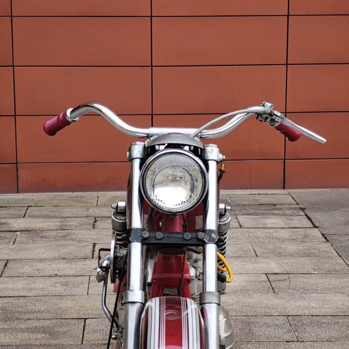 Manillar »Speedster« de IronheadChina; apropiado para XLH,XLCH 1968-1969; con Puños aceleradores Quickturn; reemplaza OEM HD 56087-68, 56089-69, 56220-58, 56378-65, 56278-10, 56216-53, 56288-53, 56503-65 y 9260; China; peso bruto: 2.1 kg