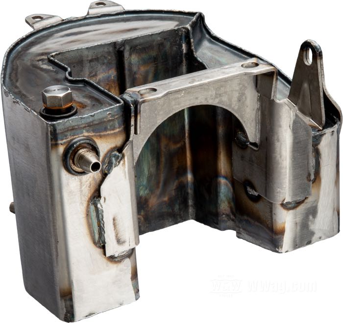 Bac à huile »Horseshoe«; adaptable à Big Twin 1940-1957; tôle d'acier, naturel; volume: 3.8 l; vis de vidange: 5/8”-18 UNF; bouchon remplissage: 1-1/4”-20; Filetage de connexion: 9/16“-24; avec leur vis de remplissage et de vidange; remplace OEM HD 62504-38; Taïwan; poids brut: 3.27 kg