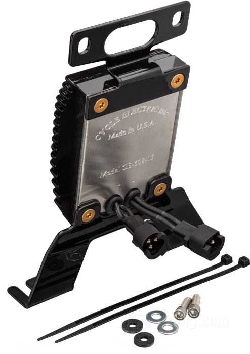 Regulatore/Raddrizzatore di Cycle Electric; atto per Touring 2014-2016 (modelli twin cooled); alluminio, nero, anodizzato; U.S.A.; peso lordo: 1.34 kg