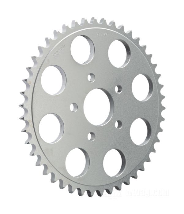 Couronne à chaîne; adaptable à Sportster 1986-1992; aluminium 7116 T6, argenté, satiné; déport: 0 mm; nombre de dents: 46; pas: 530 (5/8” x 3/8”); Ø collier centrage: 50 mm; USA; poids brut: 802 g