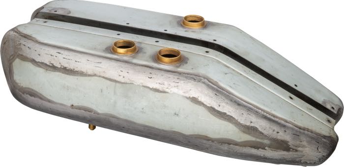 Benzin- und Öltanks »Racing«; passend für IOE Modelle 1916-1921; Stahlblech; Volumen: 8 l; erforderliche(r) Tankdeckel: Schraubgewinde 1.5”-24; erforderlicher Benzinhahn: 1/8” NPT; Bruttogewicht: 13.5 kg