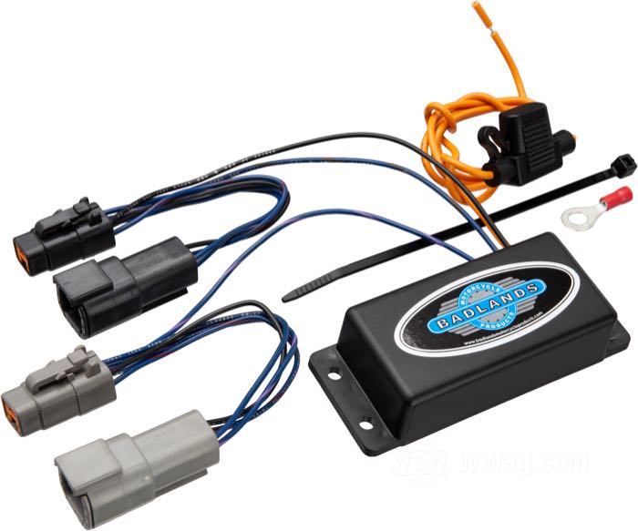 Load equalizer by Badlands; fits Softail FXS(B) 2011-2017 and FLS(S) 2012-2017; 12 V; position: rear; USA; gross weight: 159 g