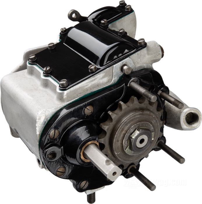 Transmission 4 vitesses de Samwel Supplies; adaptable à 45”/750cc Flathead modèles solo 1947-1952; alu coulé / acier; remplace OEM HD 33006-47; Europe; CONSEIL: Ces transmissions sont conçues pour des grilles de vitesses 1947→ (1er rapport en arrière).; poids brut: 10.36 kg